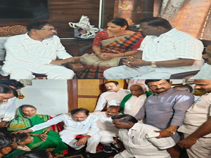 Hubballi murders: K'taka Home Minister meets families of Neha & Anjali | Hubballi murders: K'taka Home Minister meets families of Neha & Anjali Hubballi murders: K'taka Home Minister meets families of Neha & Anjali | Hubballi murders: K'taka Home Minister meets families of Neha & Anjali
