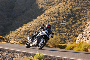 BMW launches new motorcycle in India at Rs 22.5 lakh | BMW launches new motorcycle in India at Rs 22.5 lakh BMW launches new motorcycle in India at Rs 22.5 lakh | BMW launches new motorcycle in India at Rs 22.5 lakh