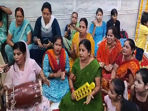 Prayagraj women perform bhajan-kirtan for PM Modi's 'thumping' victory | Prayagraj women perform bhajan-kirtan for PM Modi's 'thumping' victory