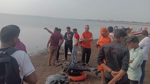Solapur dam boat tragedy: Five bodies fished out, one missing | Solapur dam boat tragedy: Five bodies fished out, one missing