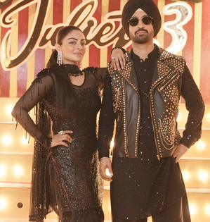 Diljit Dosanjh lends his vocals to ‘Tu Juliet Jatt Di’ from ‘Jatt & Juliet 3’ | Diljit Dosanjh lends his vocals to ‘Tu Juliet Jatt Di’ from ‘Jatt & Juliet 3’ Diljit Dosanjh lends his vocals to ‘Tu Juliet Jatt Di’ from ‘Jatt & Juliet 3’ | Diljit Dosanjh lends his vocals to ‘Tu Juliet Jatt Di’ from ‘Jatt & Juliet 3’