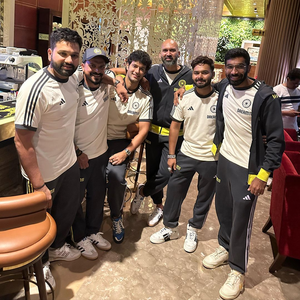 T20 World Cup: Rishabh Pant shares photo with teammates as India players leave for New York | T20 World Cup: Rishabh Pant shares photo with teammates as India players leave for New York