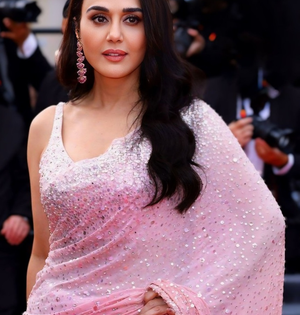 Cannes Film Festival 2024: Preity Zinta Wants ‘More Understated, Well-Structured Clothes’ to Make a Comeback (Watch Video) | Cannes Film Festival 2024: Preity Zinta Wants ‘More Understated, Well-Structured Clothes’ to Make a Comeback (Watch Video)