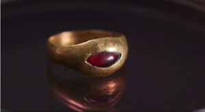 Archaeologists discover 2,300-yr-old gold ring in Jerusalem | Archaeologists discover 2,300-yr-old gold ring in Jerusalem