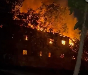 Six youths hurt in Mumbai's Dharavi slum fire | Six youths hurt in Mumbai's Dharavi slum fire Six youths hurt in Mumbai's Dharavi slum fire | Six youths hurt in Mumbai's Dharavi slum fire