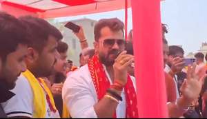 Bhojpuri star Khesari Lal Yadav campaigns for fellow actor Pawan Singh in Bihar | Bhojpuri star Khesari Lal Yadav campaigns for fellow actor Pawan Singh in Bihar Bhojpuri star Khesari Lal Yadav campaigns for fellow actor Pawan Singh in Bihar | Bhojpuri star Khesari Lal Yadav campaigns for fellow actor Pawan Singh in Bihar
