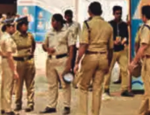 Security alert in Thiruvananthapuram as PM arrives on Thursday en route to Kanyakumari | Security alert in Thiruvananthapuram as PM arrives on Thursday en route to Kanyakumari Security alert in Thiruvananthapuram as PM arrives on Thursday en route to Kanyakumari | Security alert in Thiruvananthapuram as PM arrives on Thursday en route to Kanyakumari