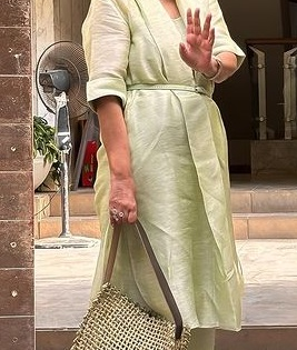 Zeenat Aman got 'tired of seeing my own face' so she took an 'unplanned social media break' | Zeenat Aman got 'tired of seeing my own face' so she took an 'unplanned social media break' Zeenat Aman got 'tired of seeing my own face' so she took an 'unplanned social media break' | Zeenat Aman got 'tired of seeing my own face' so she took an 'unplanned social media break'