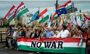 Hungarian PM calls for peace in demonstration ahead of elections | Hungarian PM calls for peace in demonstration ahead of elections