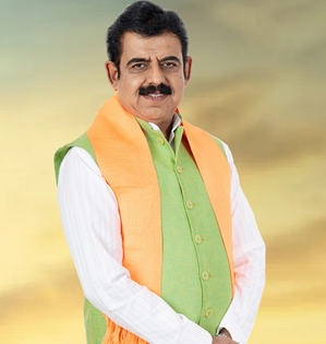 BJP's Shankar Lalwani wins Indore LS seat with 10.8 lakh votes | BJP's Shankar Lalwani wins Indore LS seat with 10.8 lakh votes BJP's Shankar Lalwani wins Indore LS seat with 10.8 lakh votes | BJP's Shankar Lalwani wins Indore LS seat with 10.8 lakh votes