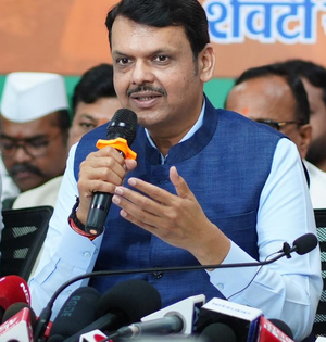 Outreach for Maha polls: Fadnavis to interact with women on Rakhi eve | Outreach for Maha polls: Fadnavis to interact with women on Rakhi eve Outreach for Maha polls: Fadnavis to interact with women on Rakhi eve | Outreach for Maha polls: Fadnavis to interact with women on Rakhi eve