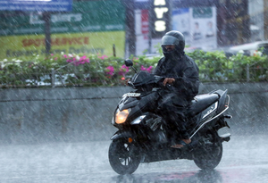 IMD Issues ‘Yellow Alert’ for Heavy Rainfall in 8 Tamil Nadu Districts | IMD Issues ‘Yellow Alert’ for Heavy Rainfall in 8 Tamil Nadu Districts
