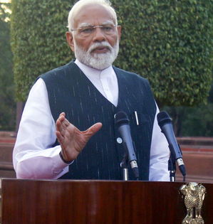 18th Lok Sabha will conquer new frontiers, says PM Modi ahead of Sunday's swearing in | 18th Lok Sabha will conquer new frontiers, says PM Modi ahead of Sunday's swearing in 18th Lok Sabha will conquer new frontiers, says PM Modi ahead of Sunday's swearing in | 18th Lok Sabha will conquer new frontiers, says PM Modi ahead of Sunday's swearing in
