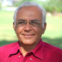 Mumbai film-maker Vinod Ganatra conferred Nelson Mandela Lifetime Achievement Award | Mumbai film-maker Vinod Ganatra conferred Nelson Mandela Lifetime Achievement Award Mumbai film-maker Vinod Ganatra conferred Nelson Mandela Lifetime Achievement Award | Mumbai film-maker Vinod Ganatra conferred Nelson Mandela Lifetime Achievement Award