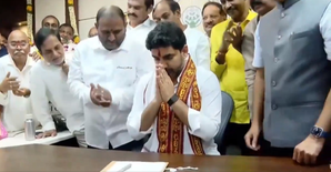 Chandrababu Naidu’s son Lokesh assumes office as minister | Chandrababu Naidu’s son Lokesh assumes office as minister Chandrababu Naidu’s son Lokesh assumes office as minister | Chandrababu Naidu’s son Lokesh assumes office as minister