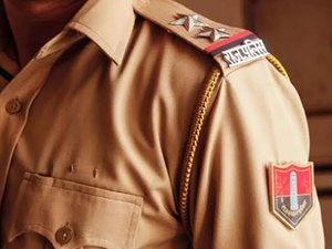 Jodhpur Police prepare to take beautician's murderer to crime spot | Jodhpur Police prepare to take beautician's murderer to crime spot Jodhpur Police prepare to take beautician's murderer to crime spot | Jodhpur Police prepare to take beautician's murderer to crime spot