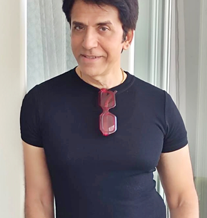 Sooraj Thapar tries to stay positive in life like his character in 'Badall Pe Paon Hai' | Sooraj Thapar tries to stay positive in life like his character in 'Badall Pe Paon Hai' Sooraj Thapar tries to stay positive in life like his character in 'Badall Pe Paon Hai' | Sooraj Thapar tries to stay positive in life like his character in 'Badall Pe Paon Hai'
