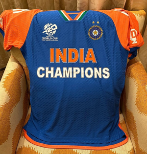 Sanju Samson unveils team India's special felicitation jersey | Sanju Samson unveils team India's special felicitation jersey Sanju Samson unveils team India's special felicitation jersey | Sanju Samson unveils team India's special felicitation jersey