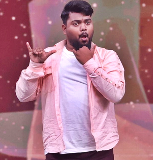 'IBD 4' host Jay Bhanushali spots Dibyajyoti Naik in studio audience; latter wows with dance | 'IBD 4' host Jay Bhanushali spots Dibyajyoti Naik in studio audience; latter wows with dance 'IBD 4' host Jay Bhanushali spots Dibyajyoti Naik in studio audience; latter wows with dance | 'IBD 4' host Jay Bhanushali spots Dibyajyoti Naik in studio audience; latter wows with dance