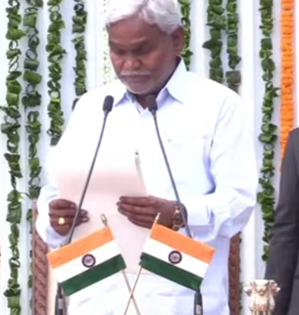 Jharkhand Cabinet expansion: Champai Soren, 10 others take oath; CM's brother dropped | Jharkhand Cabinet expansion: Champai Soren, 10 others take oath; CM's brother dropped Jharkhand Cabinet expansion: Champai Soren, 10 others take oath; CM's brother dropped | Jharkhand Cabinet expansion: Champai Soren, 10 others take oath; CM's brother dropped