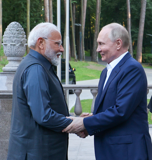 PM Modi dials Putin, congratulates Russian President on his 73rd birthday | PM Modi dials Putin, congratulates Russian President on his 73rd birthday