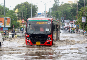 Incessant rain causes flood-like situation in parts of MP | Incessant rain causes flood-like situation in parts of MP