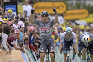 Tour de France: Jasper Philipsen edges Wout Van Aert in chaotic Stage ...