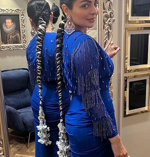 Neeru Bajwa's gorgeous royal electric blue ensemble turns heads | Neeru Bajwa's gorgeous royal electric blue ensemble turns heads Neeru Bajwa's gorgeous royal electric blue ensemble turns heads | Neeru Bajwa's gorgeous royal electric blue ensemble turns heads