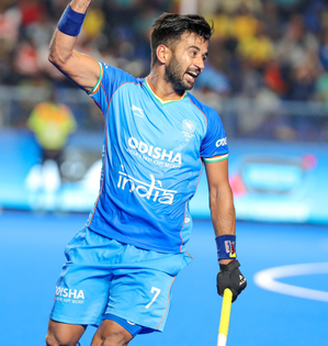 Manpreet Singh ‘loves playing for the nation,’ reveals wife Illi Saddqiue | Manpreet Singh ‘loves playing for the nation,’ reveals wife Illi Saddqiue Manpreet Singh ‘loves playing for the nation,’ reveals wife Illi Saddqiue | Manpreet Singh ‘loves playing for the nation,’ reveals wife Illi Saddqiue