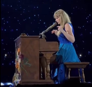 Taylor Swift’s piano malfunctions during Milan Eras tour | Taylor Swift’s piano malfunctions during Milan Eras tour Taylor Swift’s piano malfunctions during Milan Eras tour | Taylor Swift’s piano malfunctions during Milan Eras tour