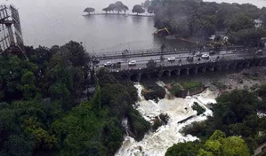 Hyderabad’s Hussain Sagar Lake almost full after heavy rains | Hyderabad’s Hussain Sagar Lake almost full after heavy rains Hyderabad’s Hussain Sagar Lake almost full after heavy rains | Hyderabad’s Hussain Sagar Lake almost full after heavy rains