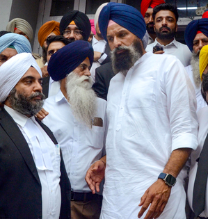 Punjab Vigilance Bureau files 40,000-page charge sheet against Akali leader Majithia | Punjab Vigilance Bureau files 40,000-page charge sheet against Akali leader Majithia Punjab Vigilance Bureau files 40,000-page charge sheet against Akali leader Majithia | Punjab Vigilance Bureau files 40,000-page charge sheet against Akali leader Majithia