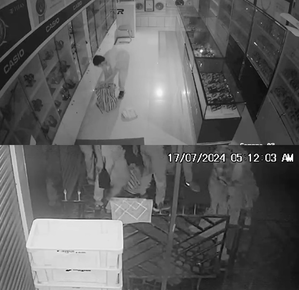 Thieves decamp after stealing watches worth Rs 25 lakh in Thane | Thieves decamp after stealing watches worth Rs 25 lakh in Thane Thieves decamp after stealing watches worth Rs 25 lakh in Thane | Thieves decamp after stealing watches worth Rs 25 lakh in Thane