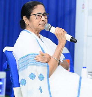 Doctor rape-murder: Mamata defends Kolkata Police a day after HC orders CBI probe | Doctor rape-murder: Mamata defends Kolkata Police a day after HC orders CBI probe Doctor rape-murder: Mamata defends Kolkata Police a day after HC orders CBI probe | Doctor rape-murder: Mamata defends Kolkata Police a day after HC orders CBI probe