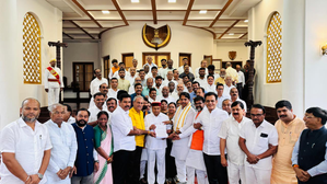 MUDA scam: BJP urges Governor to direct K'taka CM to submit resignation | MUDA scam: BJP urges Governor to direct K'taka CM to submit resignation MUDA scam: BJP urges Governor to direct K'taka CM to submit resignation | MUDA scam: BJP urges Governor to direct K'taka CM to submit resignation
