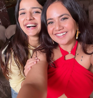 Mahima Makwana reunites with 'Sapne Suhane Ladakpan Ke' co-star Roopal: 'Never saw it coming' | Mahima Makwana reunites with 'Sapne Suhane Ladakpan Ke' co-star Roopal: 'Never saw it coming' Mahima Makwana reunites with 'Sapne Suhane Ladakpan Ke' co-star Roopal: 'Never saw it coming' | Mahima Makwana reunites with 'Sapne Suhane Ladakpan Ke' co-star Roopal: 'Never saw it coming'