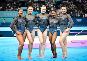 Paris Olympics: Despite injury scare, Simone Biles helps U.S.A top women's gymnastics standings | Paris Olympics: Despite injury scare, Simone Biles helps U.S.A top women's gymnastics standings Paris Olympics: Despite injury scare, Simone Biles helps U.S.A top women's gymnastics standings | Paris Olympics: Despite injury scare, Simone Biles helps U.S.A top women's gymnastics standings