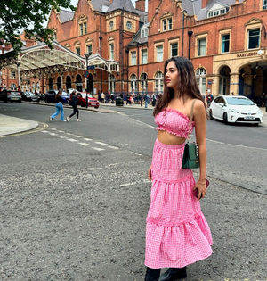 Tejasswi Prakash-Karan Kundrra's romantic banter on her London snap will melt your hearts | Tejasswi Prakash-Karan Kundrra's romantic banter on her London snap will melt your hearts Tejasswi Prakash-Karan Kundrra's romantic banter on her London snap will melt your hearts | Tejasswi Prakash-Karan Kundrra's romantic banter on her London snap will melt your hearts