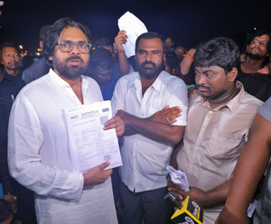 Asking Andhra Pradesh cabbies to leave Hyderabad not fair: Pawan Kalyan | Asking Andhra Pradesh cabbies to leave Hyderabad not fair: Pawan Kalyan Asking Andhra Pradesh cabbies to leave Hyderabad not fair: Pawan Kalyan | Asking Andhra Pradesh cabbies to leave Hyderabad not fair: Pawan Kalyan