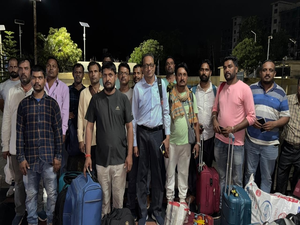 BSF facilitates return of 17 Indian workers stranded in unrest-hit Bangladesh | BSF facilitates return of 17 Indian workers stranded in unrest-hit Bangladesh BSF facilitates return of 17 Indian workers stranded in unrest-hit Bangladesh | BSF facilitates return of 17 Indian workers stranded in unrest-hit Bangladesh