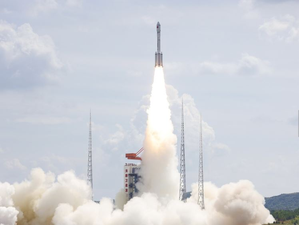China’s rocket ends up in 300 pieces of space junk after launch of satellite constellation | China’s rocket ends up in 300 pieces of space junk after launch of satellite constellation