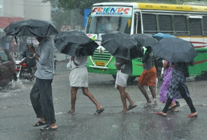 IMD issues orange alert for two districts in Kerala, yellow in six | IMD issues orange alert for two districts in Kerala, yellow in six IMD issues orange alert for two districts in Kerala, yellow in six | IMD issues orange alert for two districts in Kerala, yellow in six