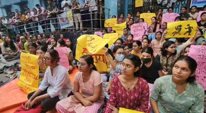 Kolkata doctor murder case: Family approaches HC seeking court-monitored probe | Kolkata doctor murder case: Family approaches HC seeking court-monitored probe Kolkata doctor murder case: Family approaches HC seeking court-monitored probe | Kolkata doctor murder case: Family approaches HC seeking court-monitored probe