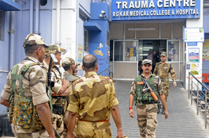 RG Kar rape & murder: Calcutta HC asks victim’s parents to approach trial court for permission to survey crime scene | RG Kar rape & murder: Calcutta HC asks victim’s parents to approach trial court for permission to survey crime scene RG Kar rape & murder: Calcutta HC asks victim’s parents to approach trial court for permission to survey crime scene | RG Kar rape & murder: Calcutta HC asks victim’s parents to approach trial court for permission to survey crime scene
