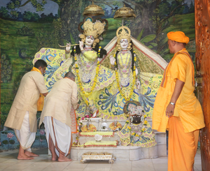 'Imbibe teachings of Lord Shri Krishna', Prez Murmu, PM Modi greet people on Janmashtami | 'Imbibe teachings of Lord Shri Krishna', Prez Murmu, PM Modi greet people on Janmashtami