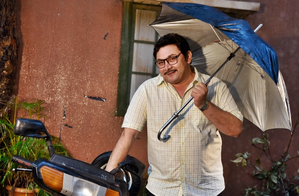 'Rosesh' aka Rajesh Kumar turns emotional reciting this poetry | 'Rosesh' aka Rajesh Kumar turns emotional reciting this poetry 'Rosesh' aka Rajesh Kumar turns emotional reciting this poetry | 'Rosesh' aka Rajesh Kumar turns emotional reciting this poetry
