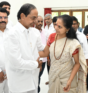 Kavitha alleges attempt to hand over BRS to BJP | Kavitha alleges attempt to hand over BRS to BJP Kavitha alleges attempt to hand over BRS to BJP | Kavitha alleges attempt to hand over BRS to BJP