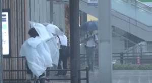 Japan rail disruption extends as typhoon Shanshan moves eastward | Japan rail disruption extends as typhoon Shanshan moves eastward Japan rail disruption extends as typhoon Shanshan moves eastward | Japan rail disruption extends as typhoon Shanshan moves eastward