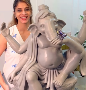 ‘Guddan’ fame actress Shweta Mahadik sculpts adorable Ganpati statue at home | ‘Guddan’ fame actress Shweta Mahadik sculpts adorable Ganpati statue at home ‘Guddan’ fame actress Shweta Mahadik sculpts adorable Ganpati statue at home | ‘Guddan’ fame actress Shweta Mahadik sculpts adorable Ganpati statue at home
