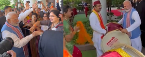 In Singapore, PM Modi flaunts drumming skills before Indian diaspora | In Singapore, PM Modi flaunts drumming skills before Indian diaspora In Singapore, PM Modi flaunts drumming skills before Indian diaspora | In Singapore, PM Modi flaunts drumming skills before Indian diaspora